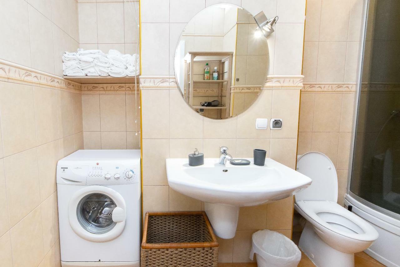Spacious Apartment In Old Town P4You Pl Краків Екстер'єр фото