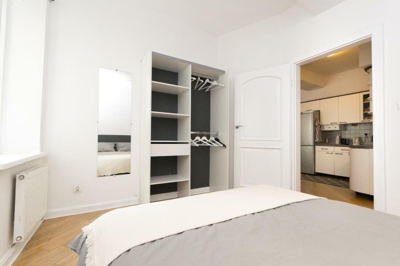 Spacious Apartment In Old Town P4You Pl Краків Екстер'єр фото