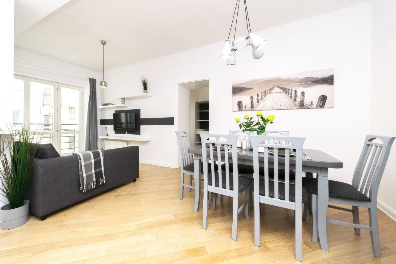 Spacious Apartment In Old Town P4You Pl Краків Екстер'єр фото